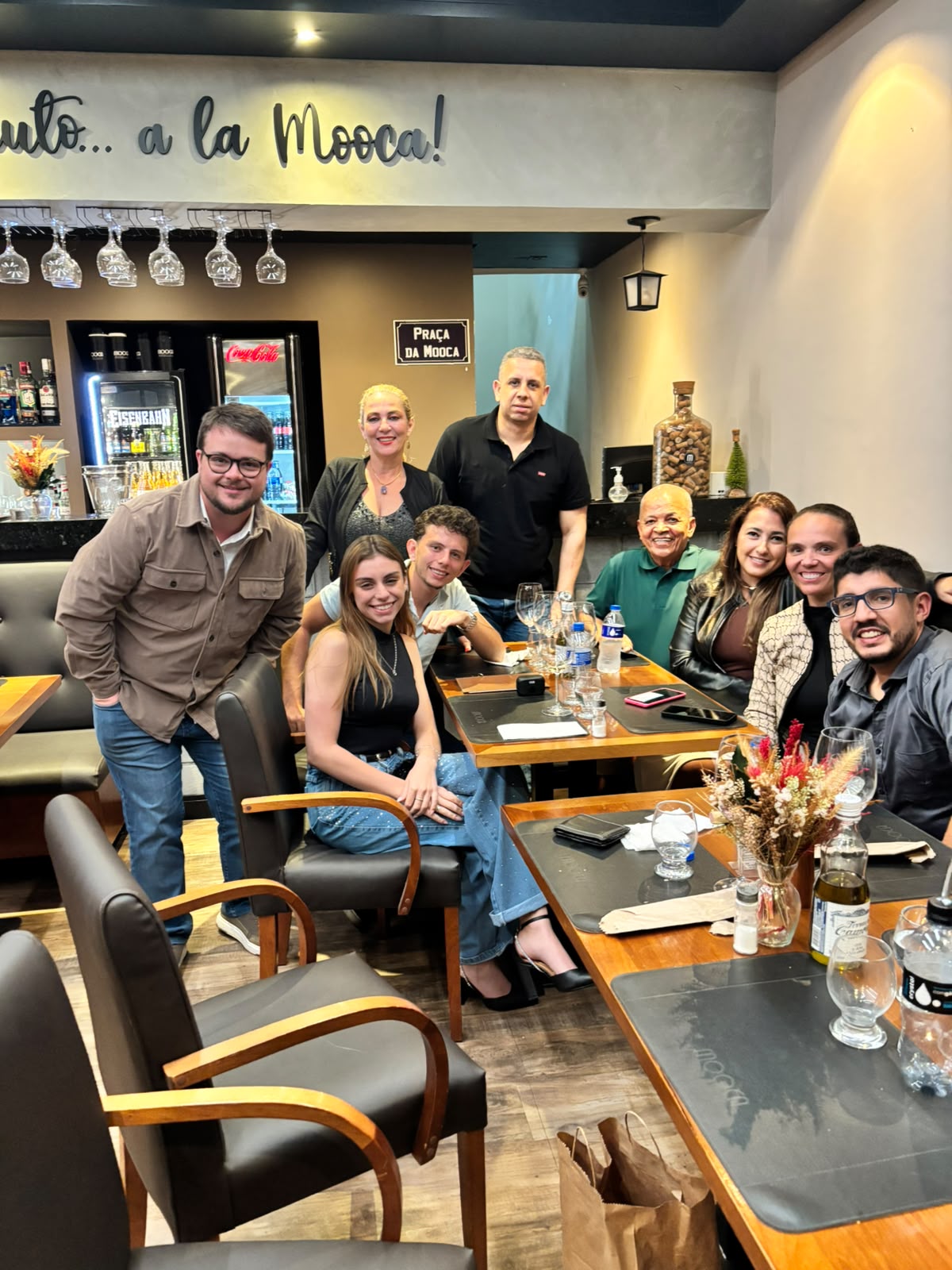 Jantar de negócios Olivotti Tennis Experience — empresários reunidos à mesa